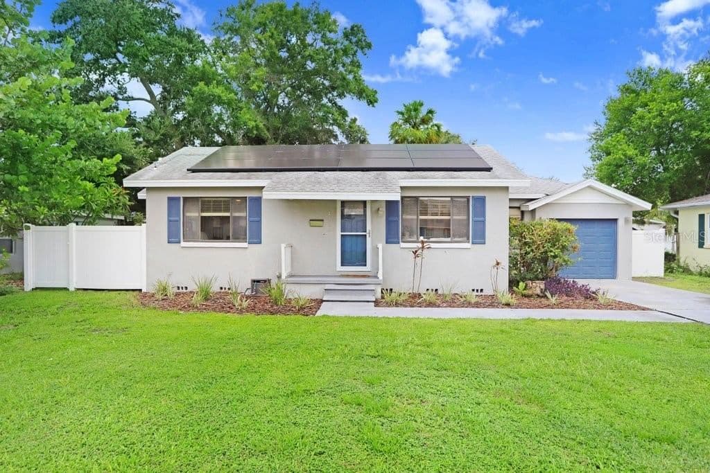 4415 BAY VILLA