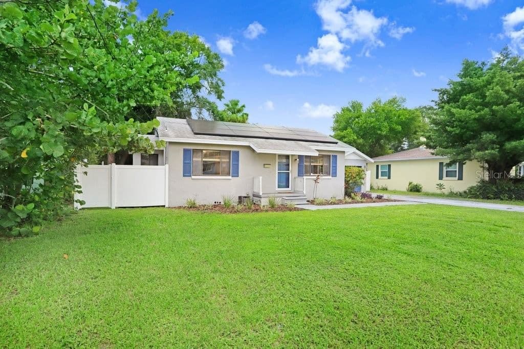 4415 BAY VILLA