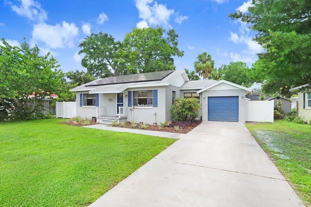 4415 BAY VILLA
