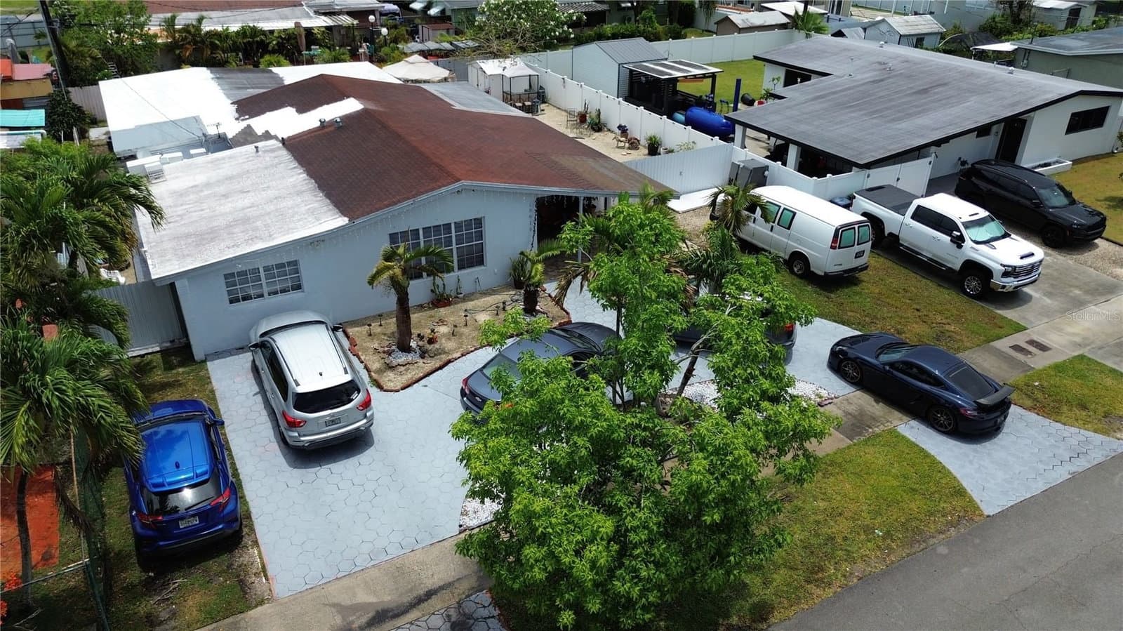 18615 98TH, Miami, FL