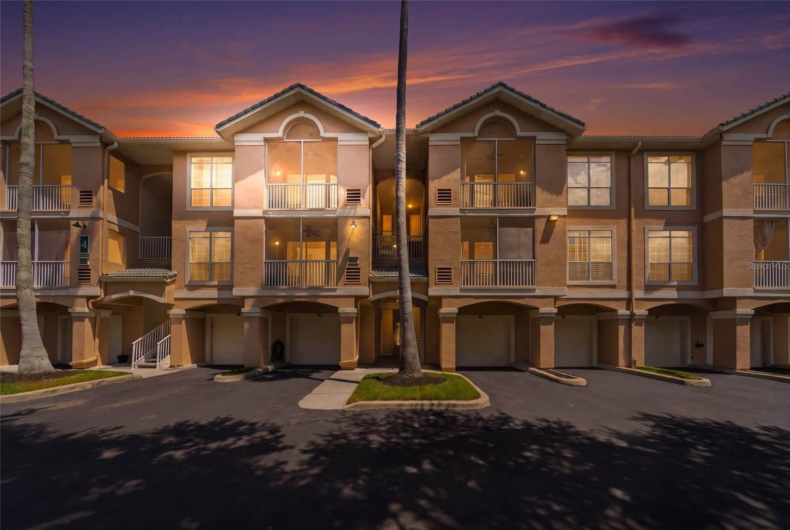 4304 BAY CLUB