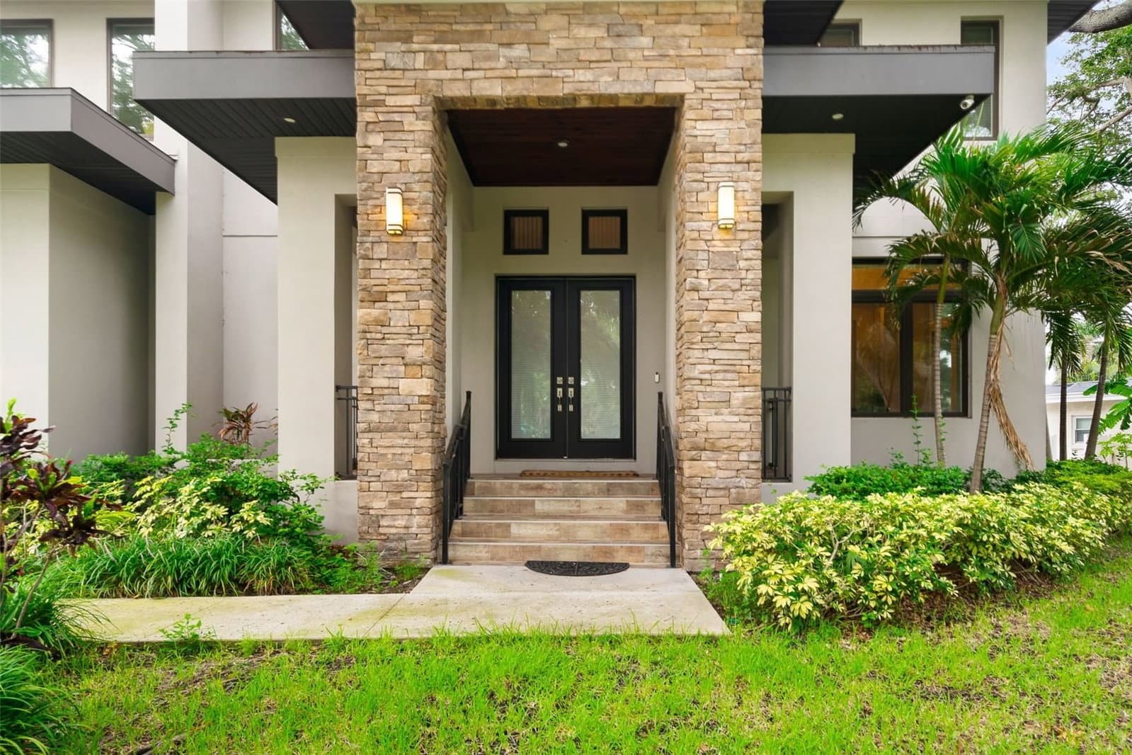 4905 SPRING LAKE