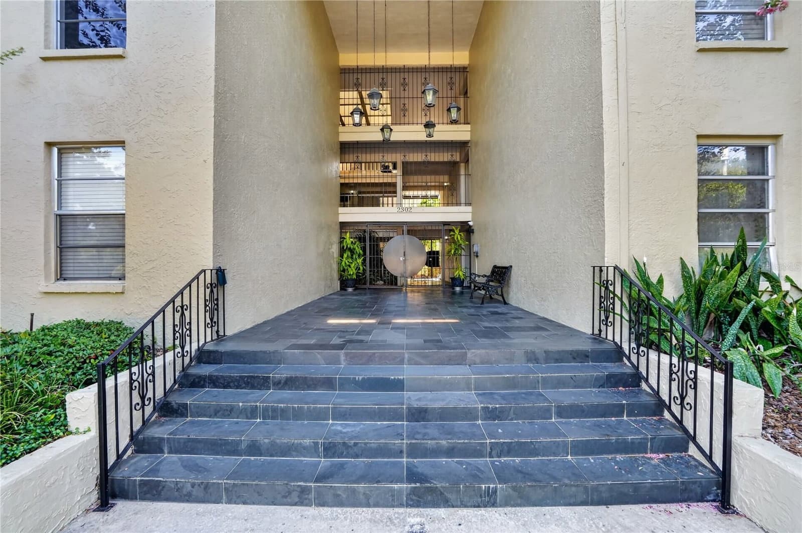 2302 MANHATTAN