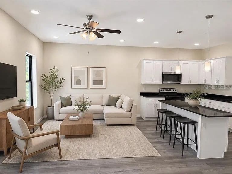 4365 CAMBIO GARDENS