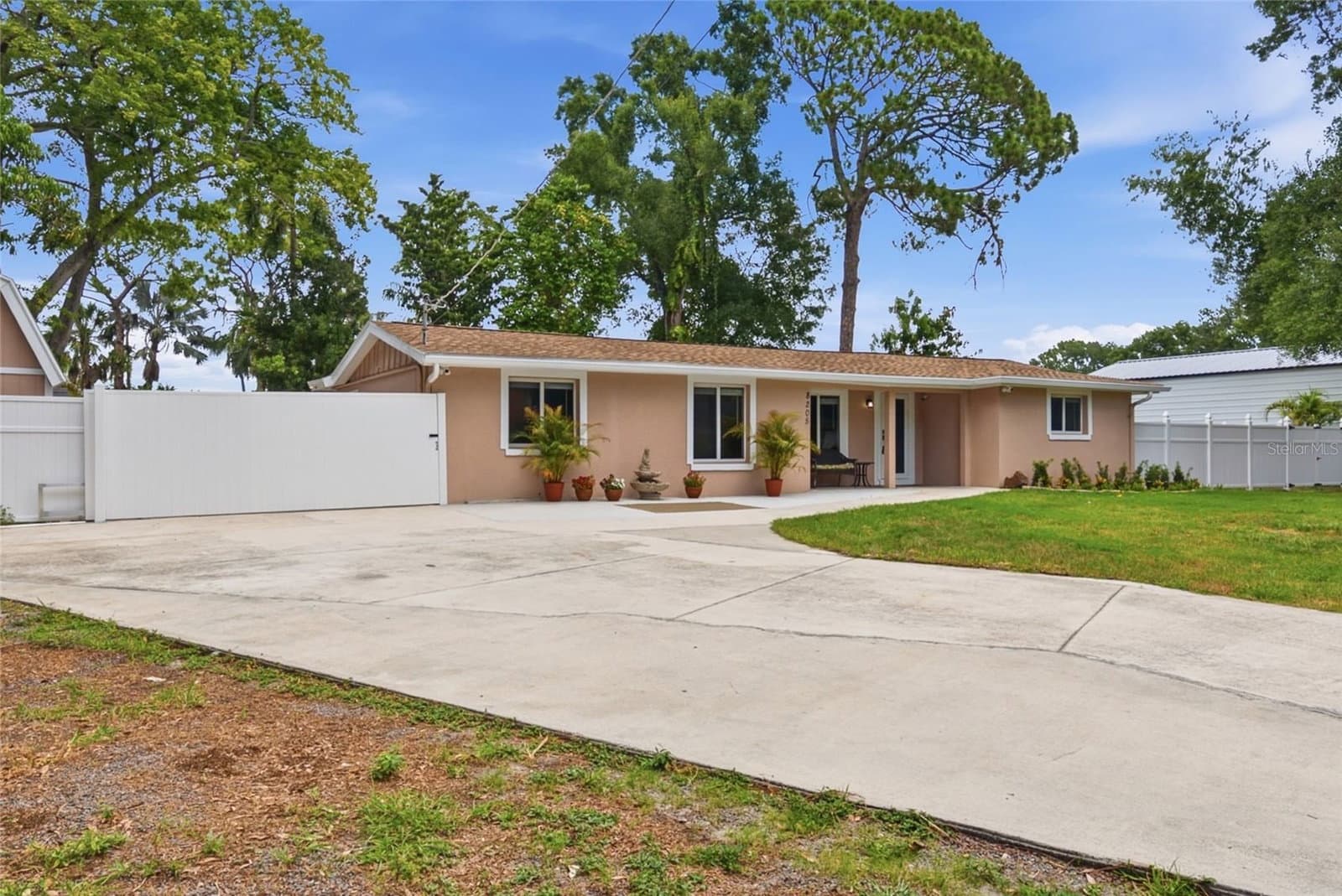 8205 WESTRIDGE