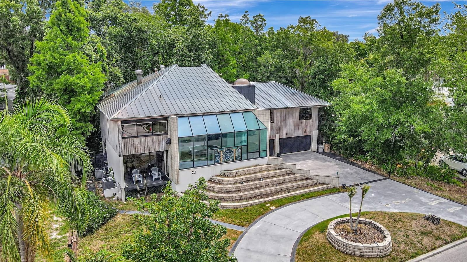312 RIVERHILLS