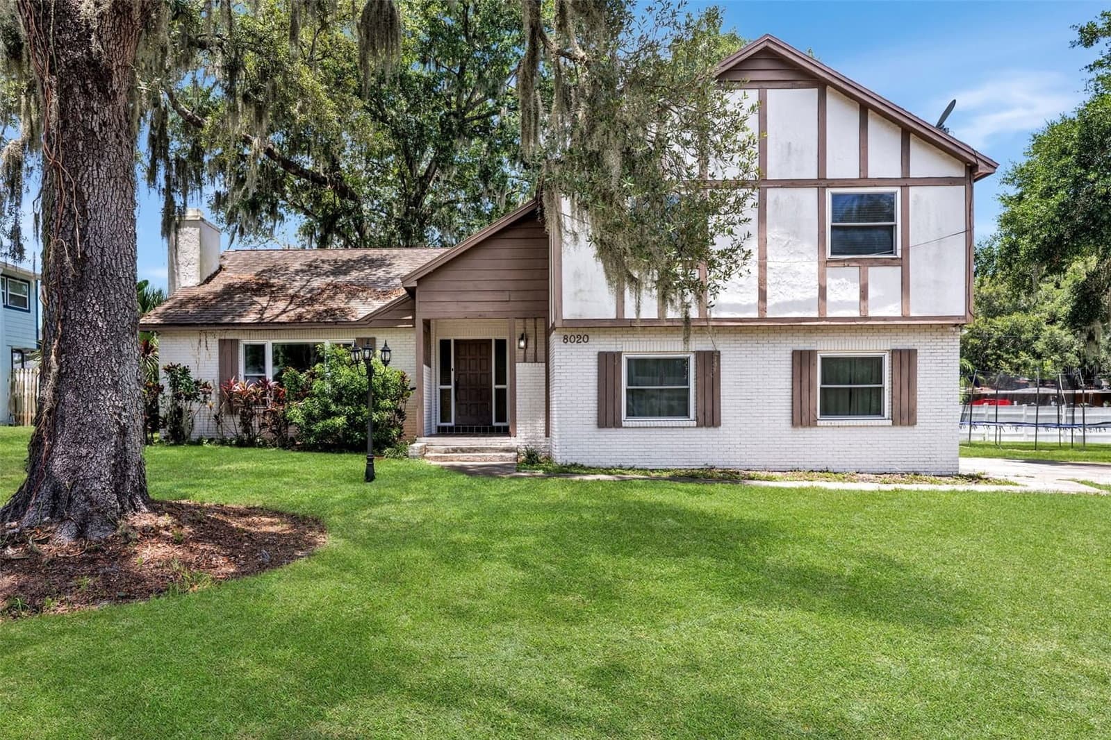 8020 TIERRA VERDE