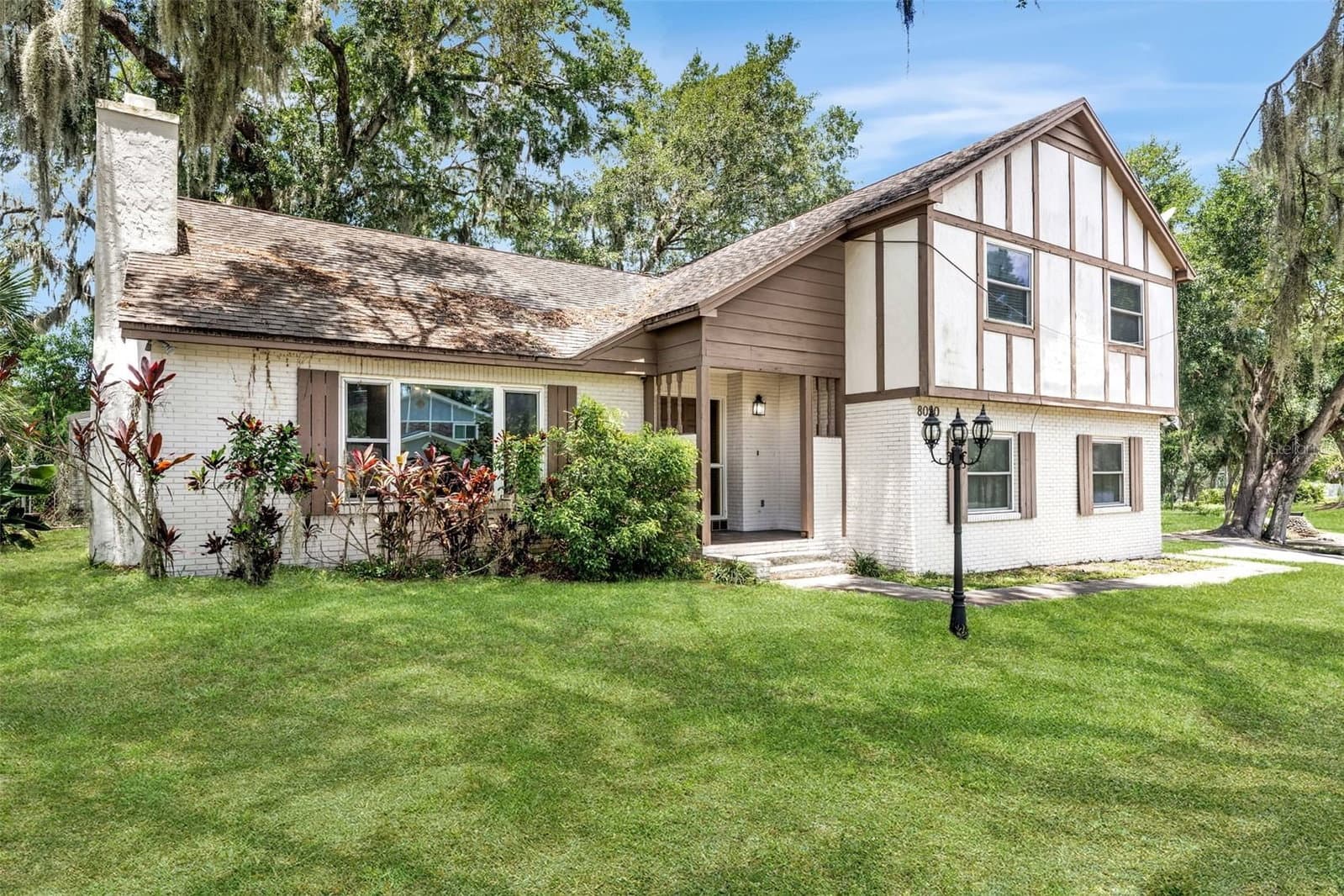 8020 TIERRA VERDE
