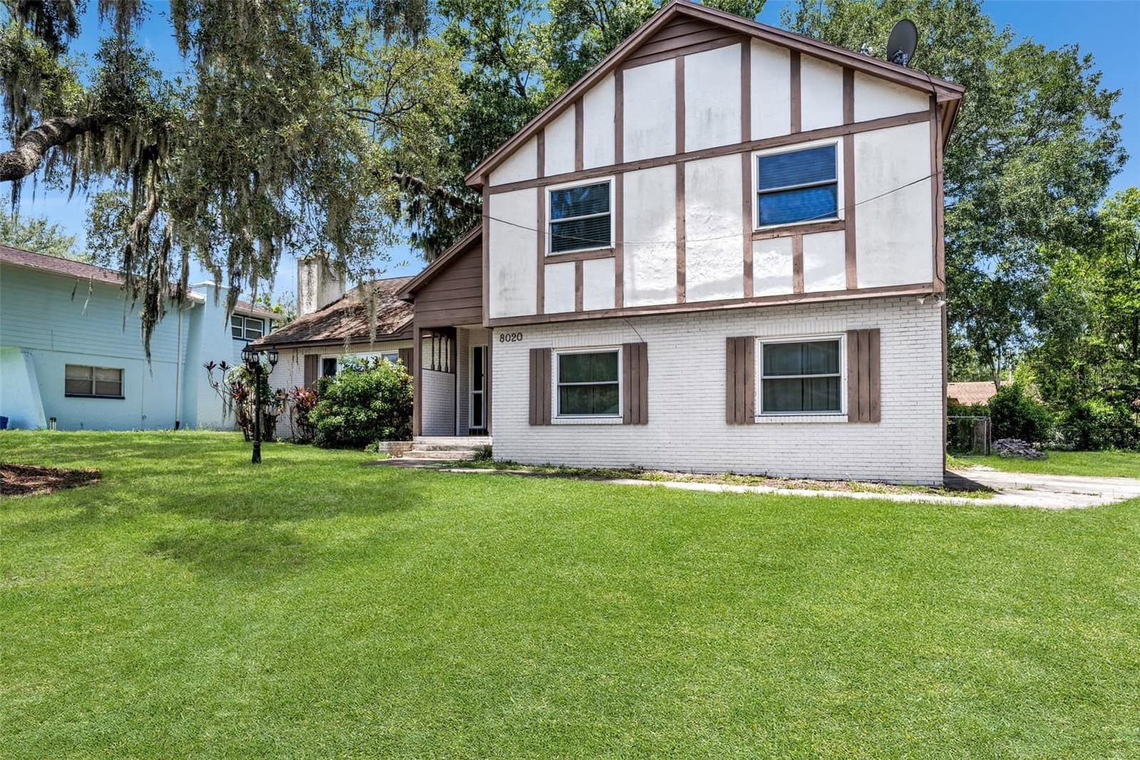 8020 TIERRA VERDE