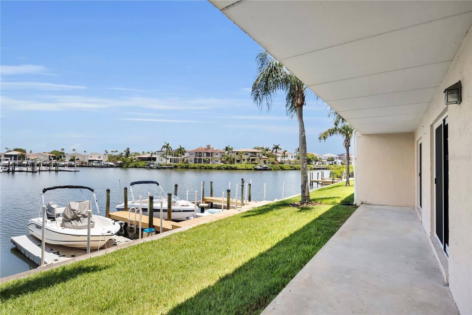8820 BAY POINTE