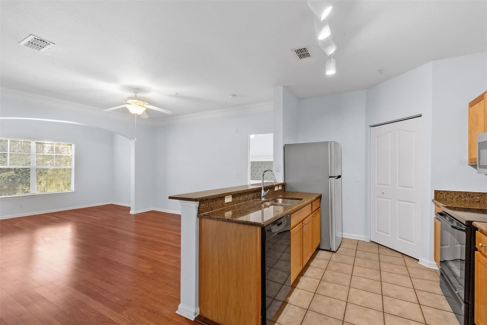 4207 DALE MABRY