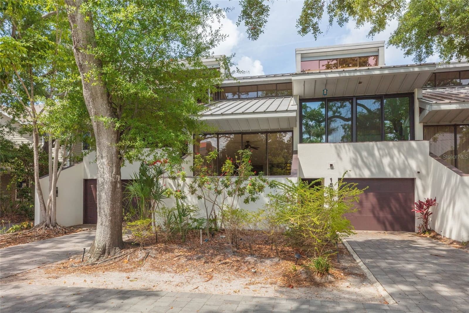 1511 BAY VILLA