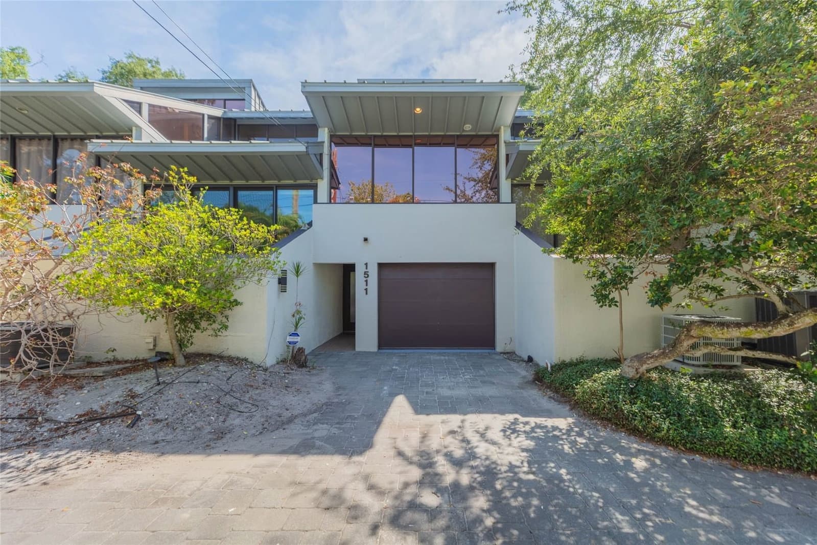 1511 BAY VILLA