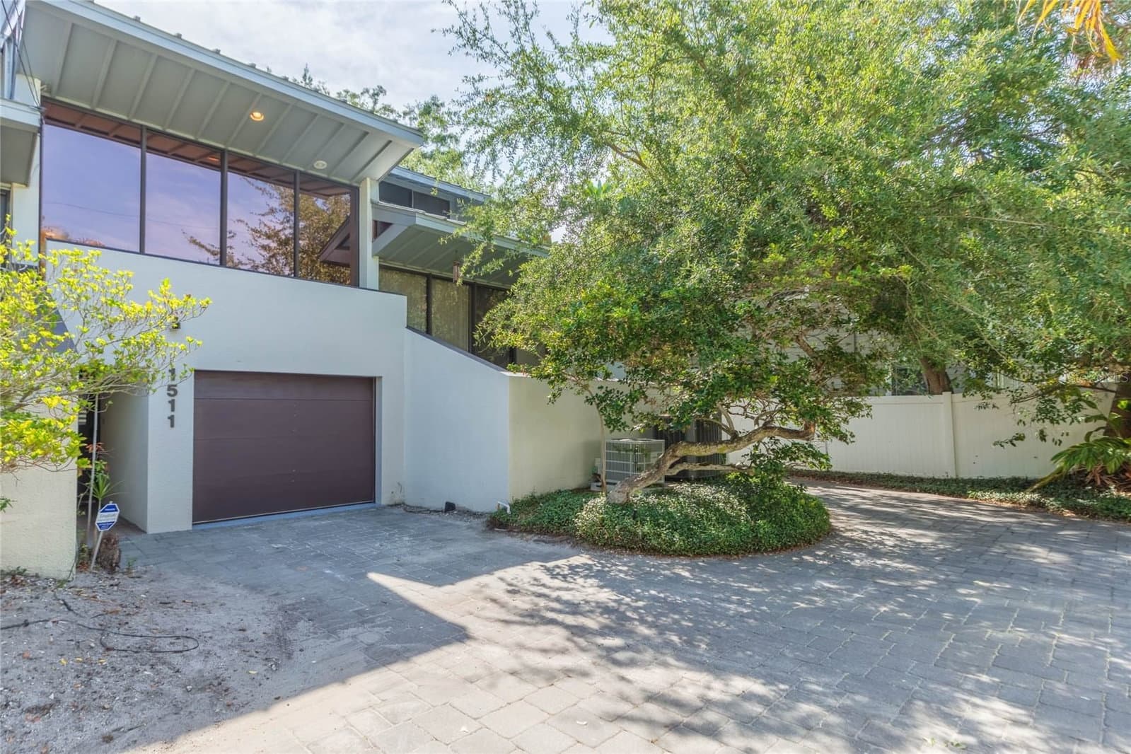 1511 BAY VILLA