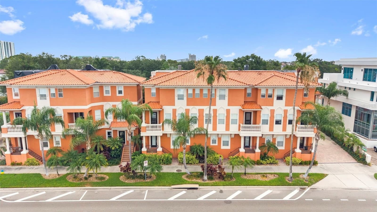 905 VILLA VENICIA