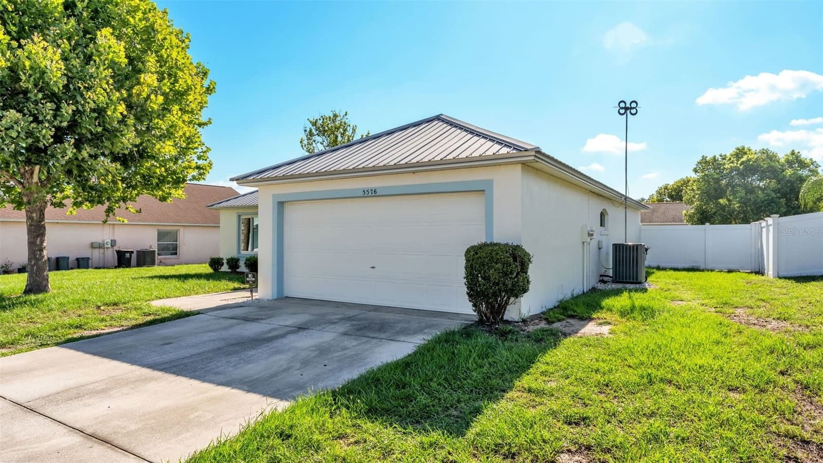 5576 MOON VALLEY