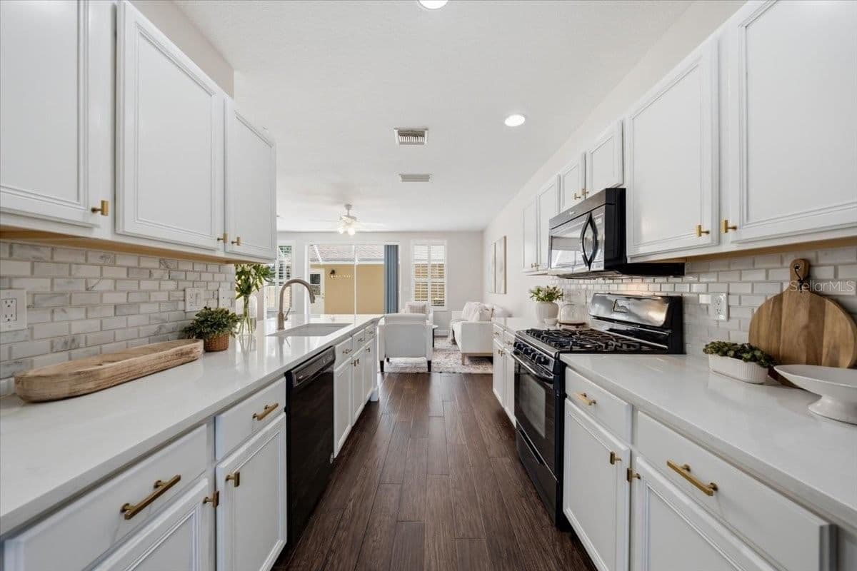 9530 PARK VILLAGE