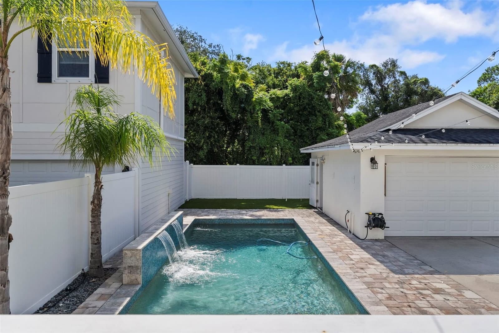 11213 MOULTRIE