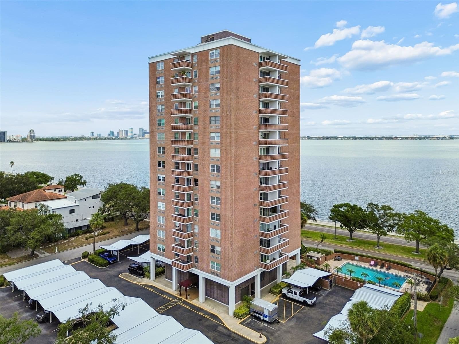 4015 BAYSHORE