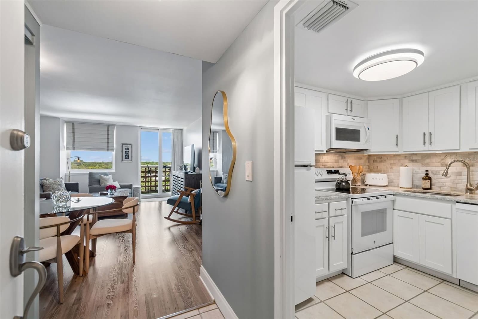 4015 BAYSHORE