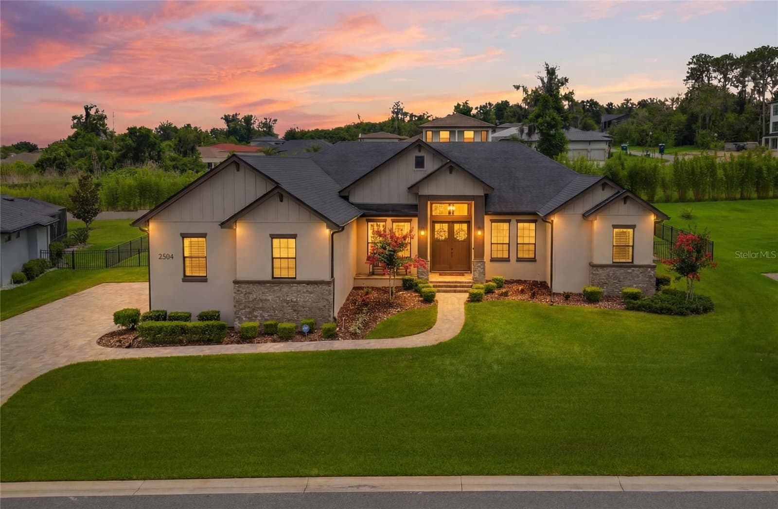 2564 DELPHI WOODS