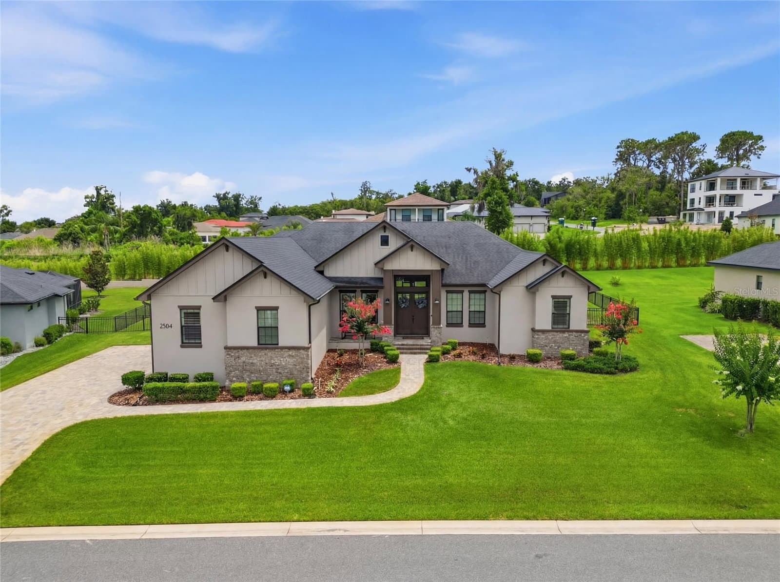 2564 DELPHI WOODS
