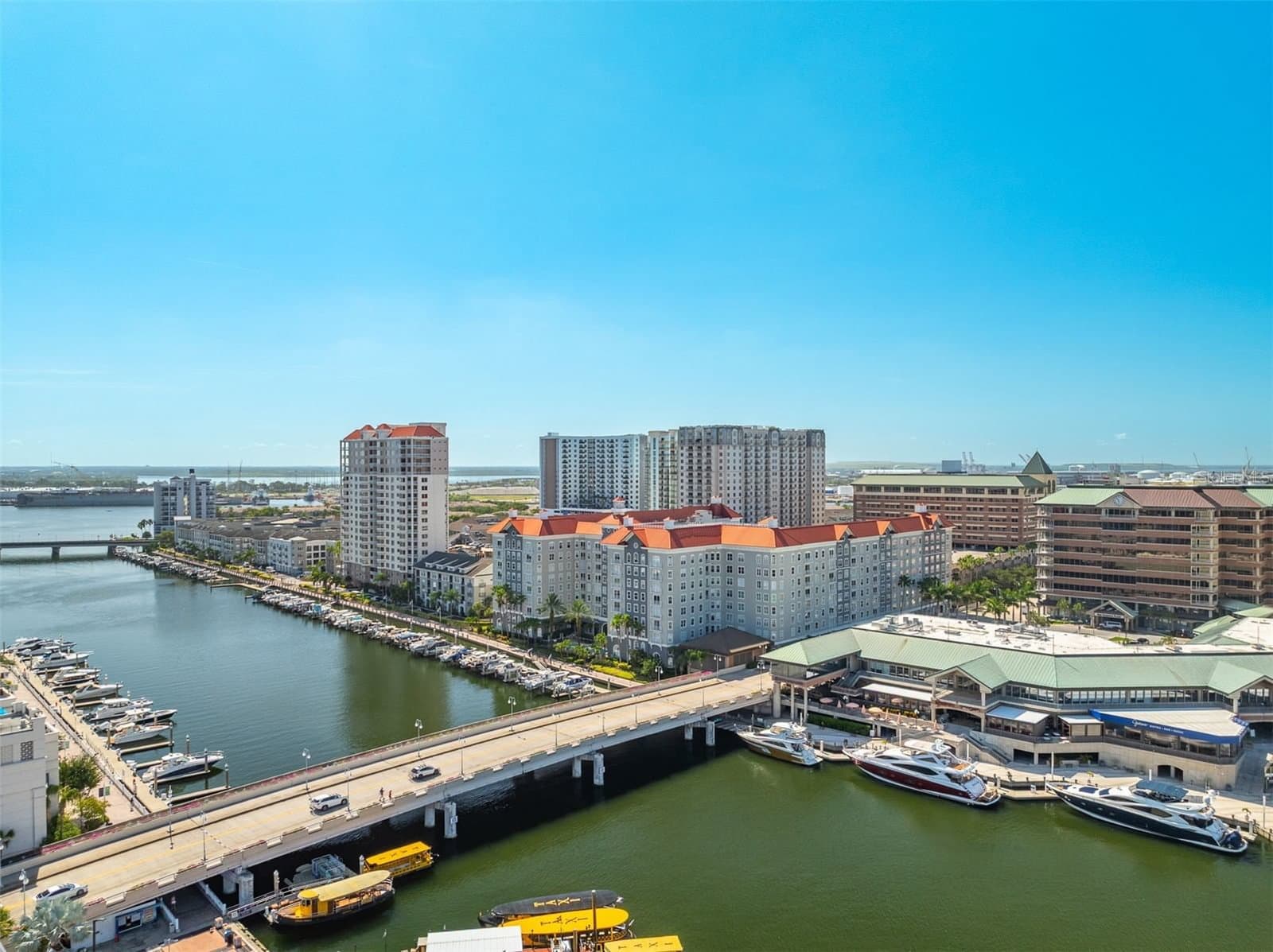700 HARBOUR ISLAND