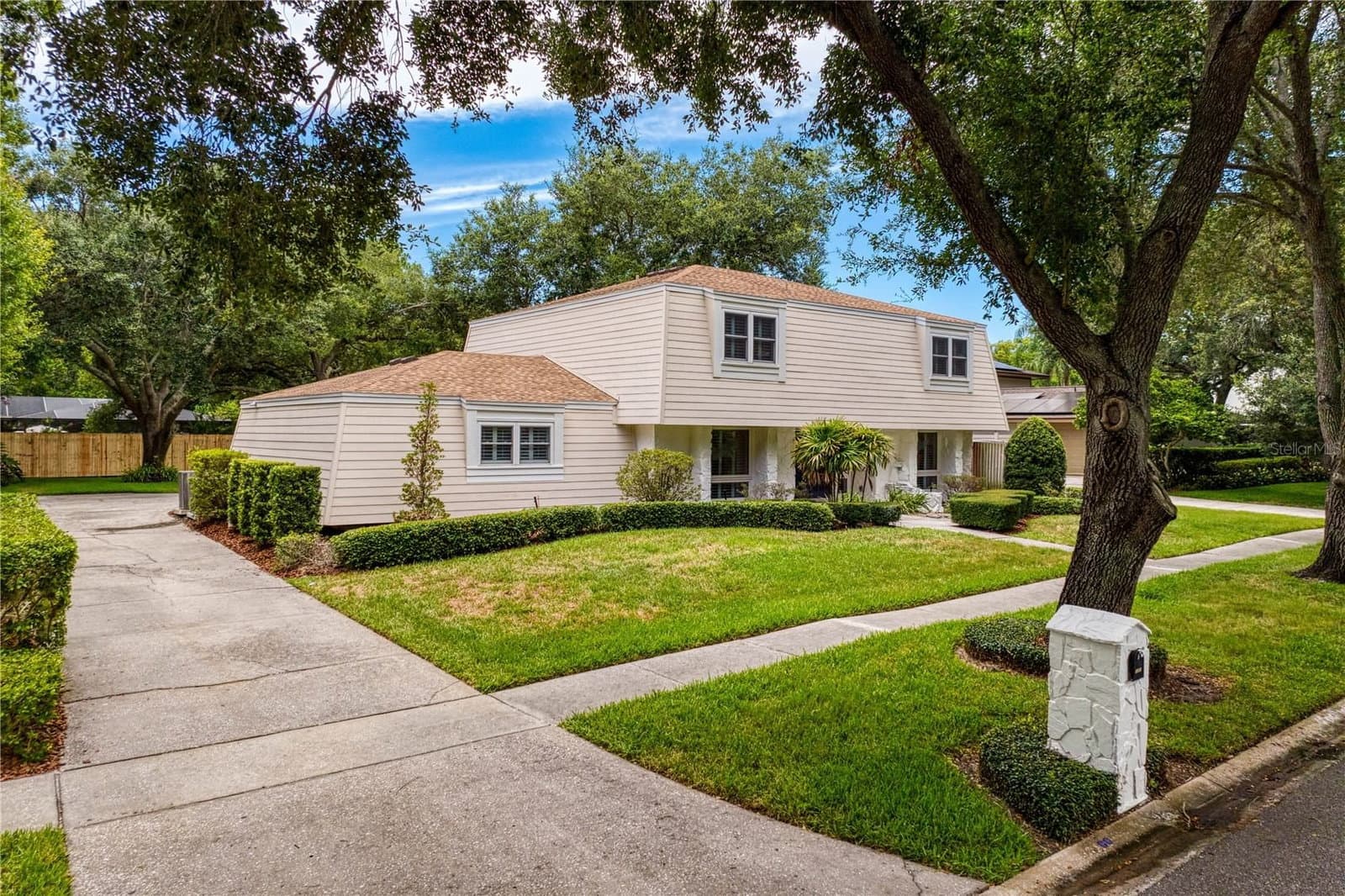 13305 GOLF CREST