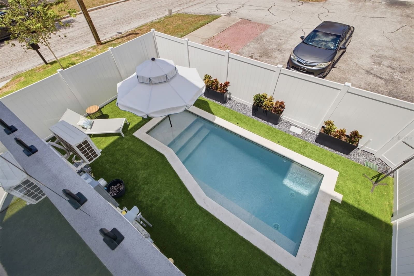 2502 HIGHLAND