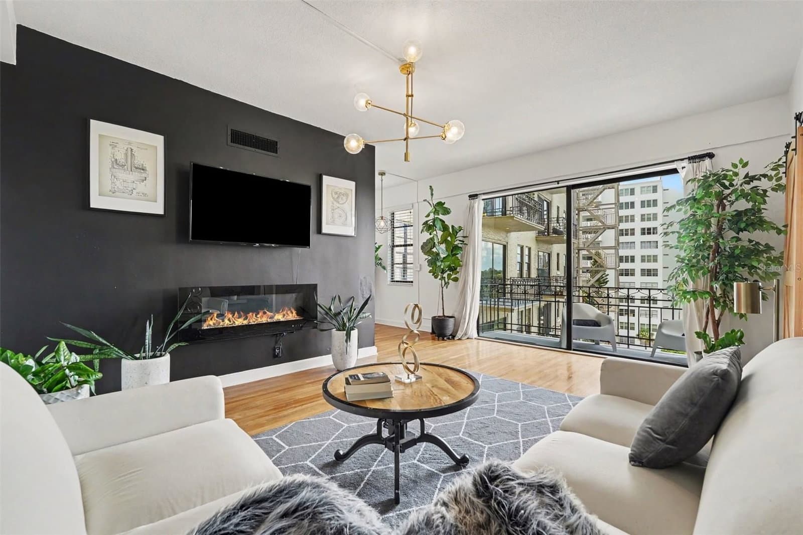 2109 BAYSHORE