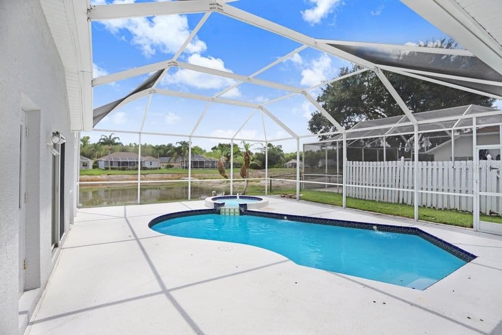 10227 QUAILS LANDING