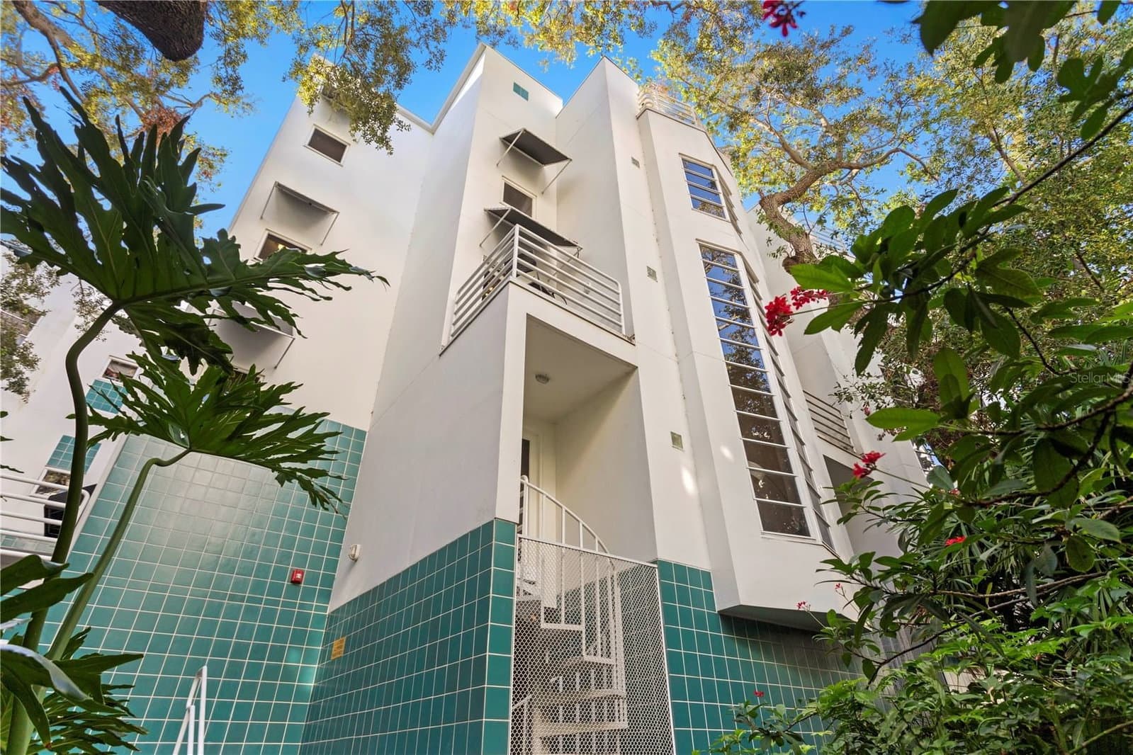 4950 BAYSHORE