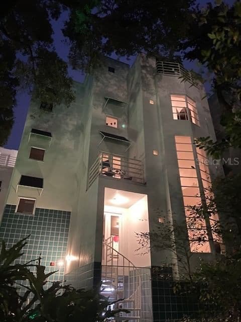 4950 BAYSHORE