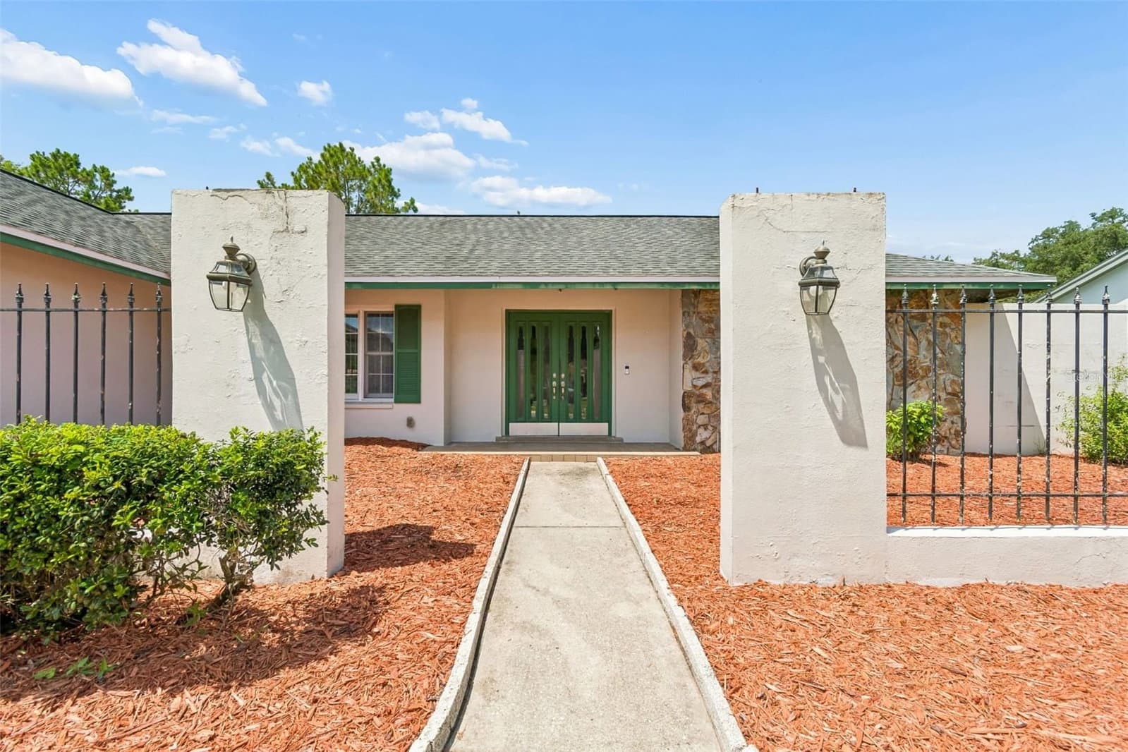 9237 PEBBLE CREEK