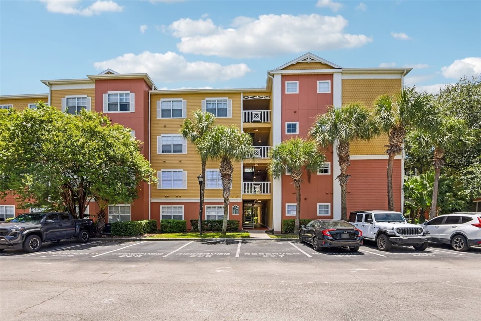 4207 DALE MABRY