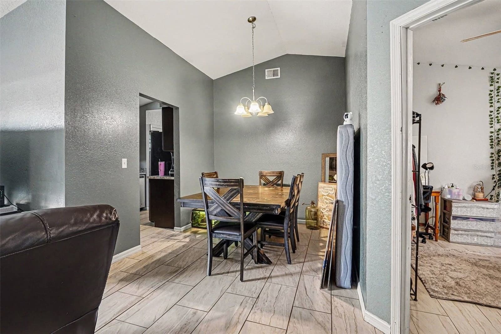 2435 PARKLAND