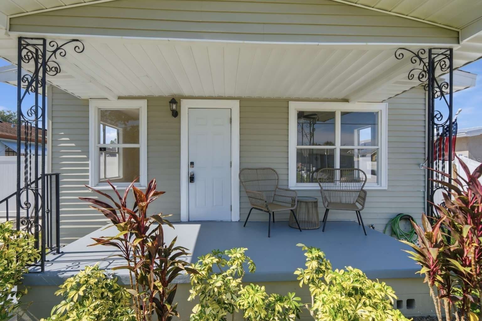 2704 LEROY