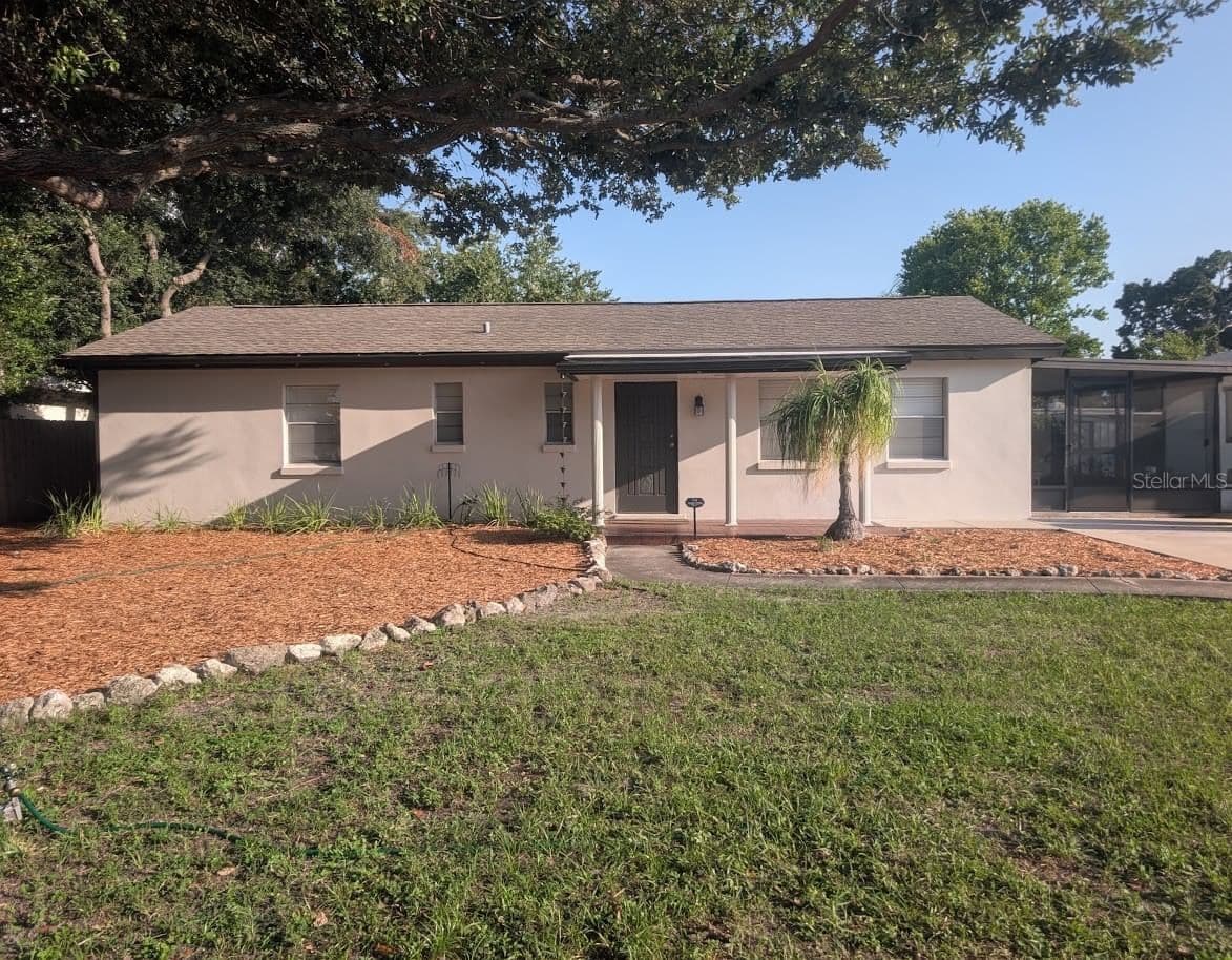 3902 PAXTON
