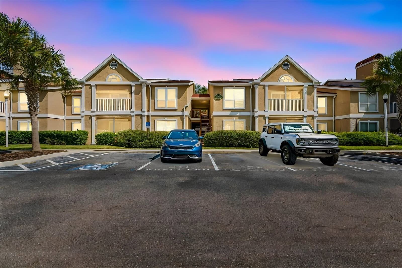 9481 HIGHLAND OAK