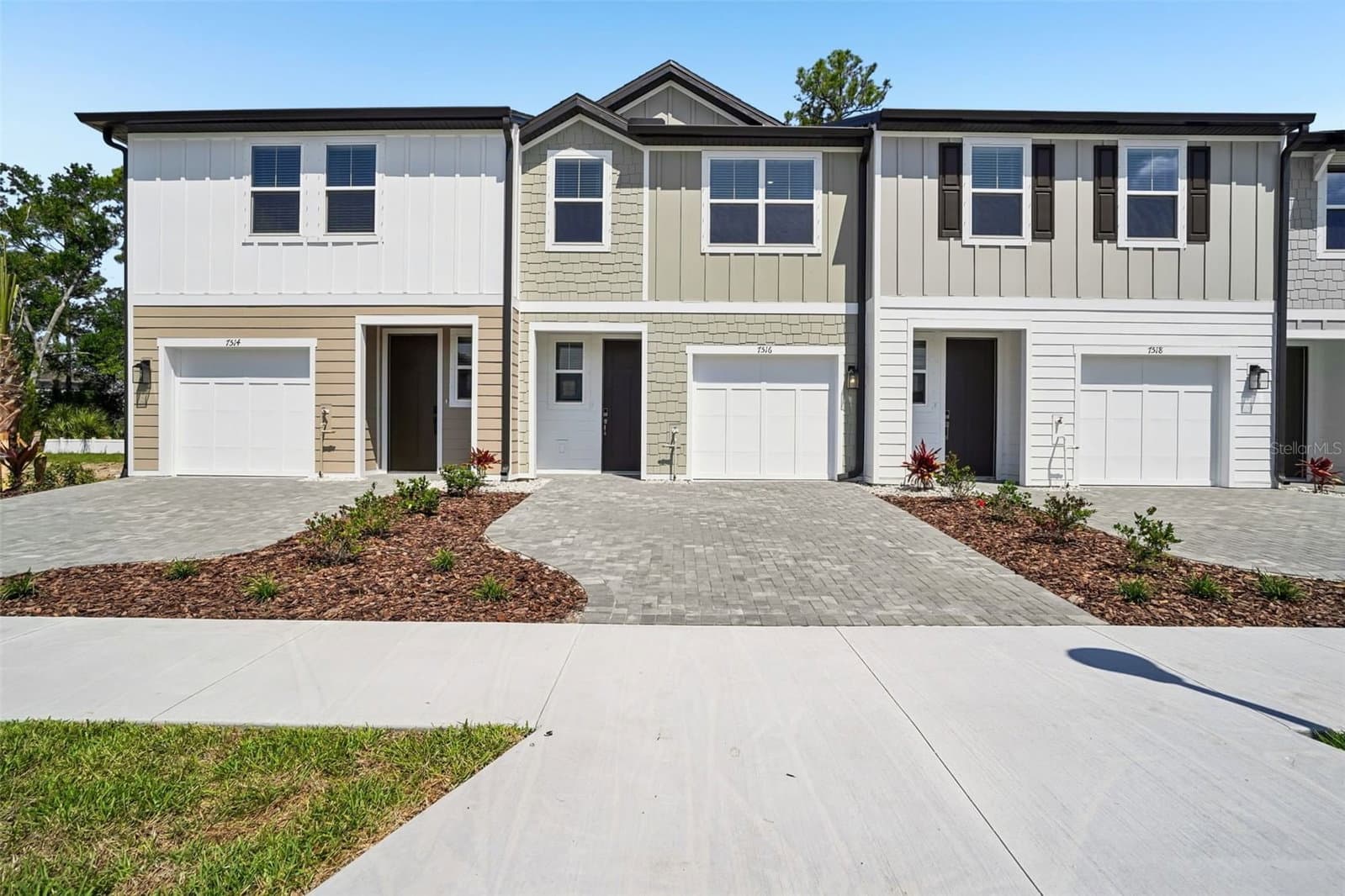 7556 DEER VALLEY CIRCLE