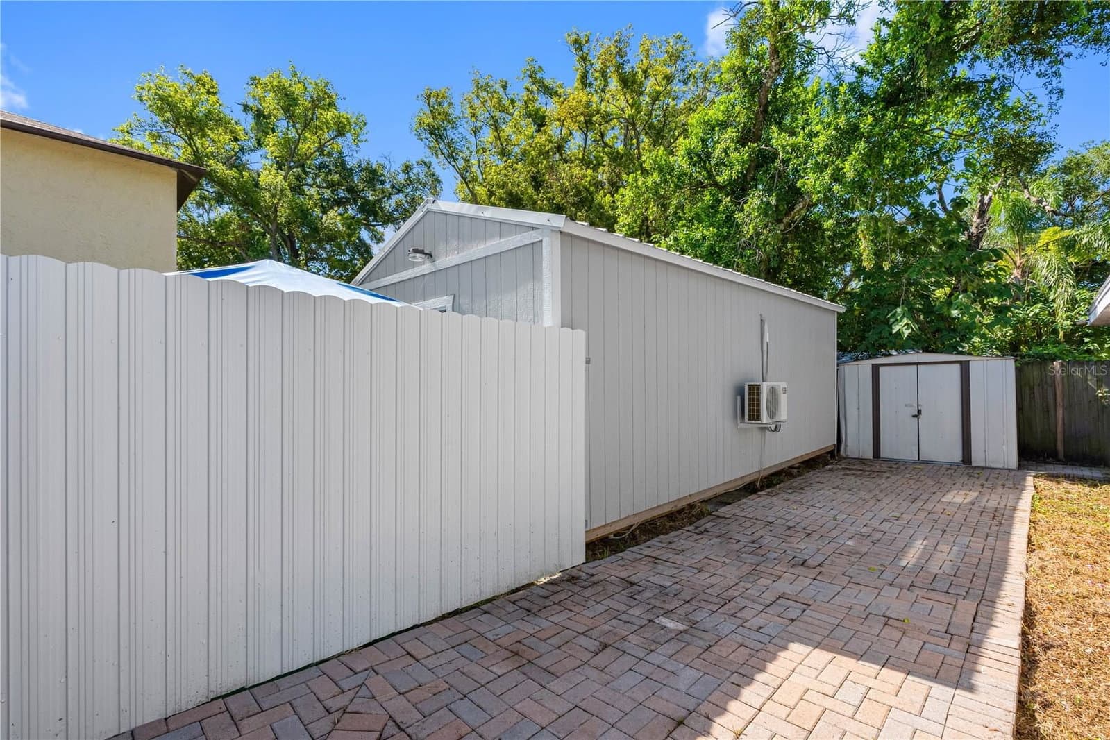 1205 SENECA
