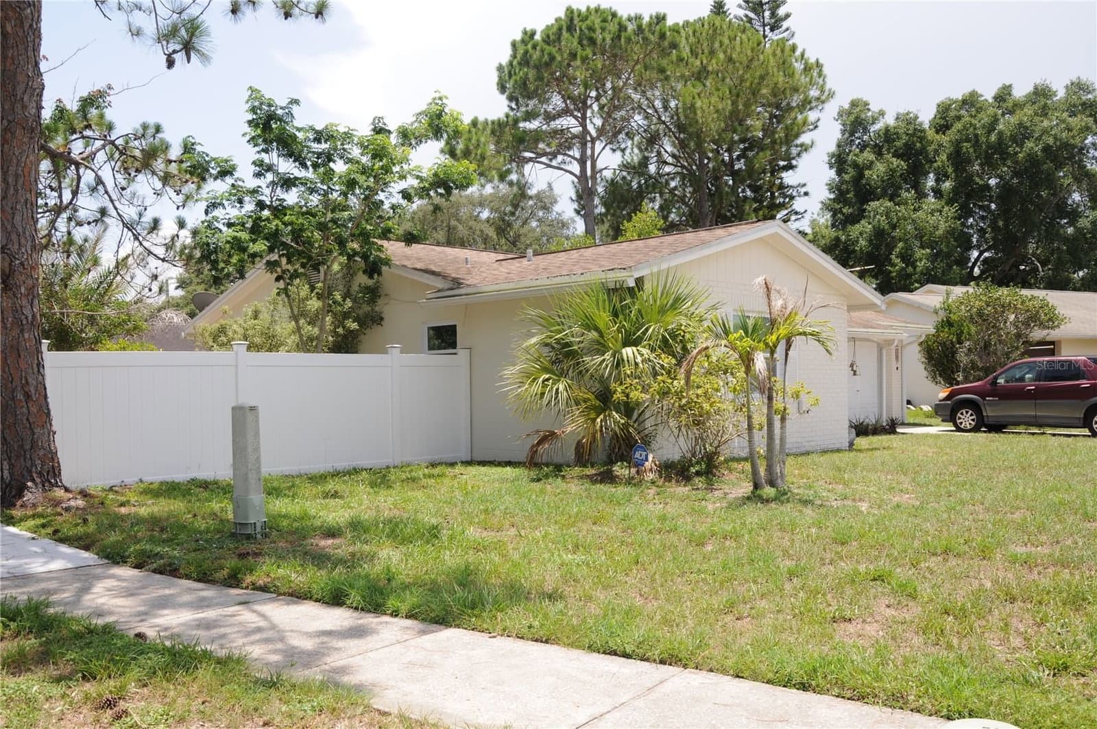 8002 WOODVINE