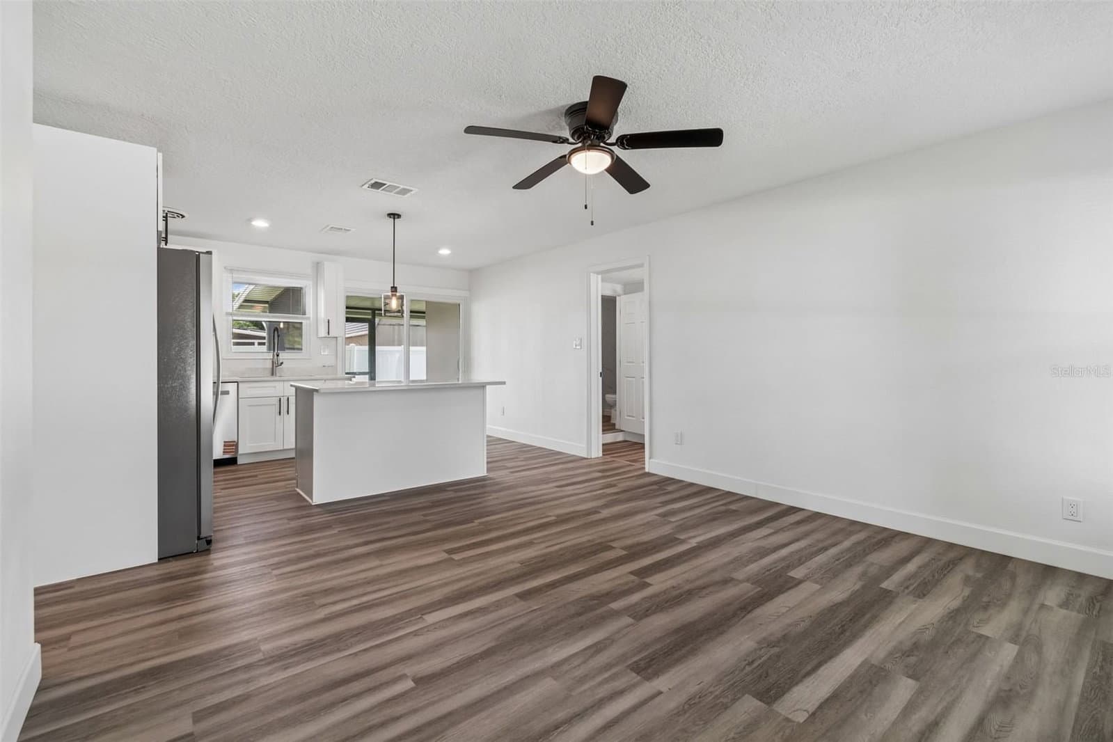 4417 FAIRVIEW
