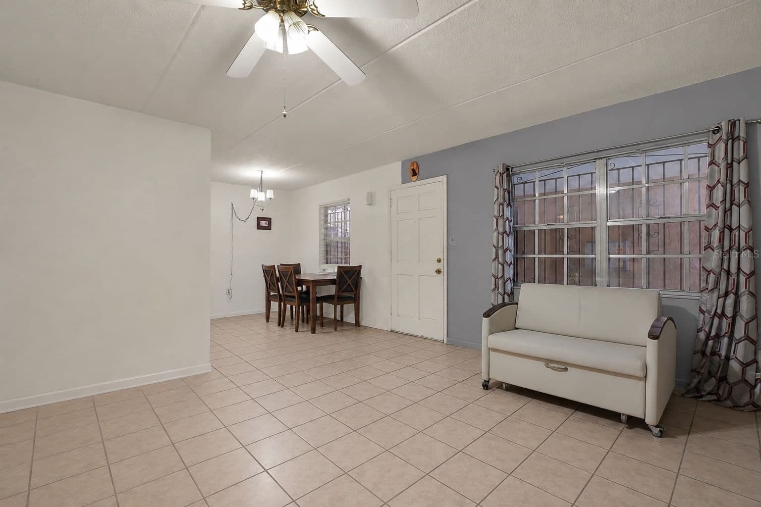 4701 CHRISTA