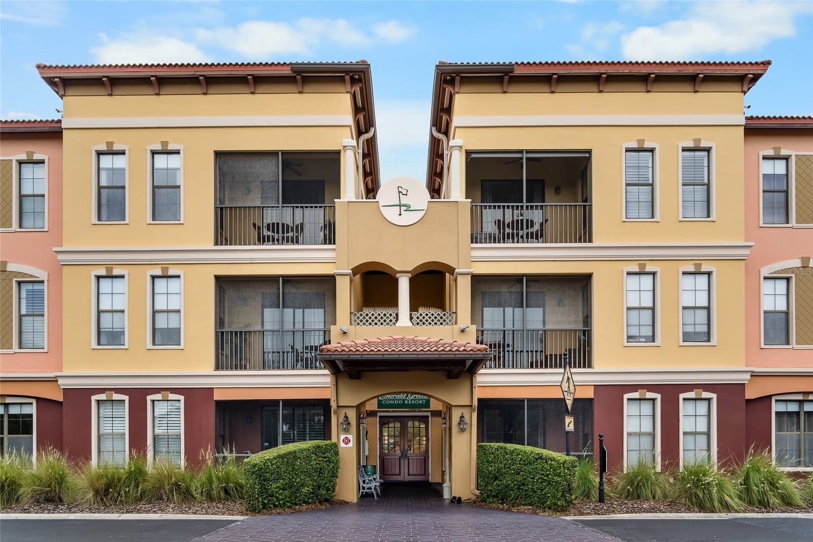 13941 CLUBHOUSE