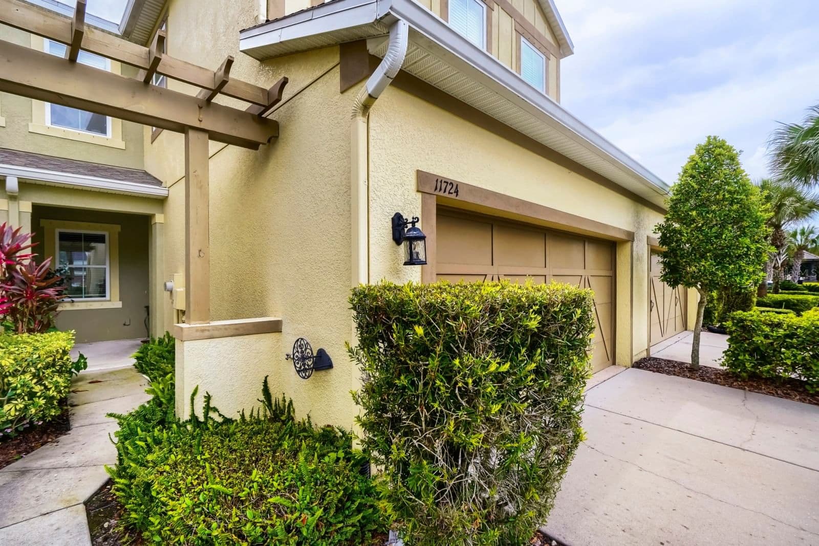 11724 CASA LAGO