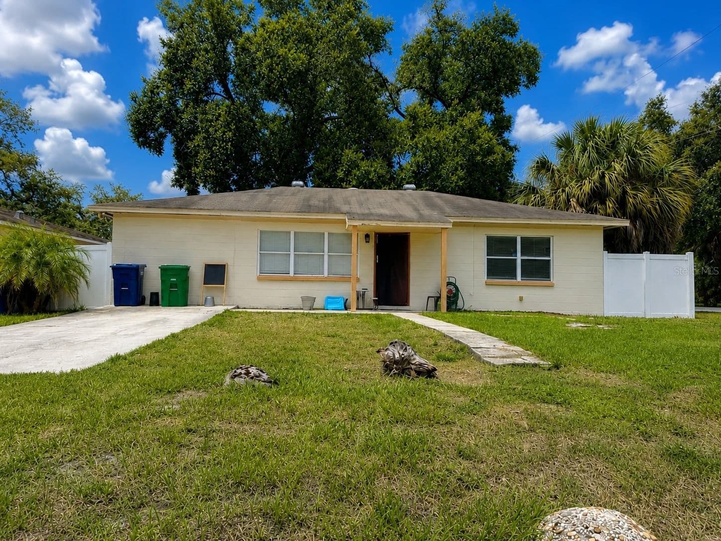 712 CASTLE