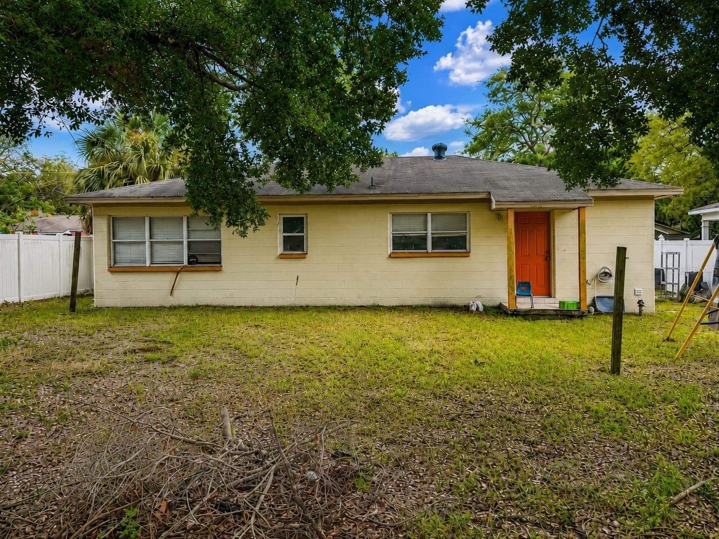 712 CASTLE
