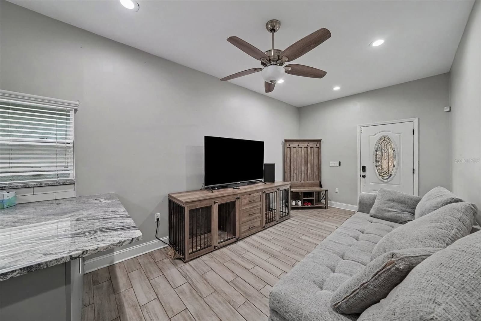 2341 CHESTNUT