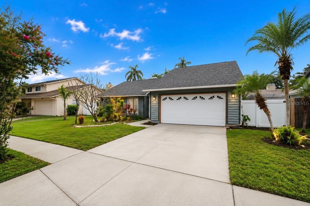 10906 AUTUMN OAK